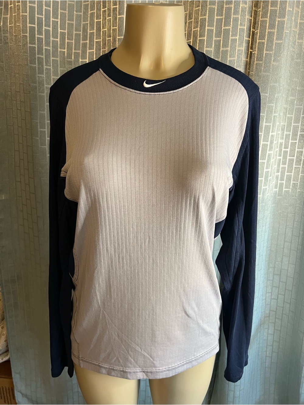 Nike Men’s Long-Sleeve Two-Tone Athletic Crew - White & Navy